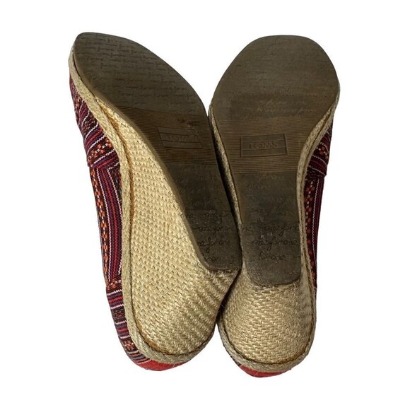 TOMS Espadrille Wedge Pumps Peep Toe Red Boho Pattern Canvas Women size 8.5 - Picture 6 of 9